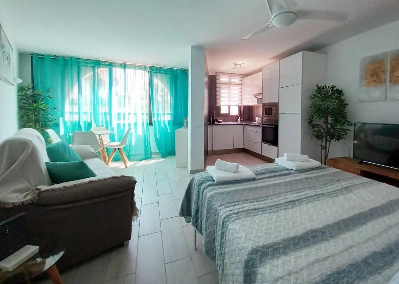 Estudio Parquito Playa de las Americas  Apartamento